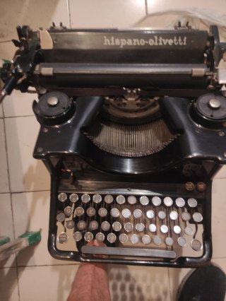 Máquina de escribir Hispano-Olivetti