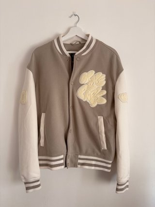 Sudadera tipo bomber Zara gris