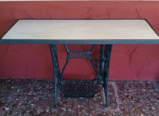 Mesa Antigua Singer con Tapa de Mármol