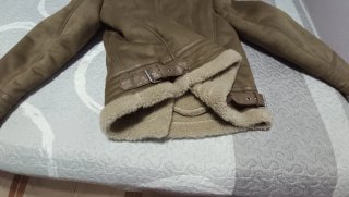 Cazadora Zara efecto piel con borrego
