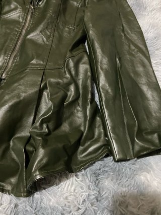 Chaqueta piel sintética verde vuelo
