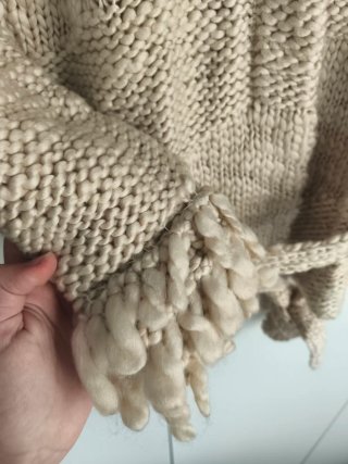 Cárdigan grueso beige con botones Zara