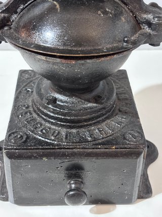 Molinillo de Café Peugeot Frères Siglo XIX