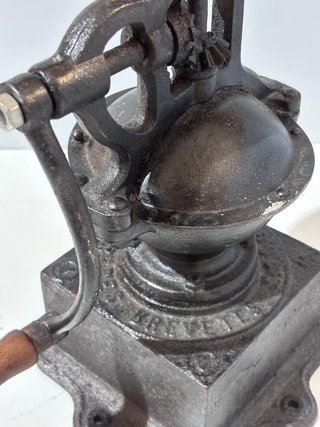 Molinillo de Café Peugeot Frères Siglo XIX