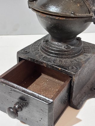 Molinillo de Café Peugeot Frères Siglo XIX