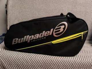 Paletero Bullpadel Advance Negro