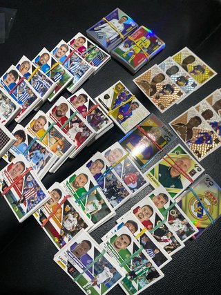 Lote de Cromos Panini 2026/2027 (min 3€ =20cromos)