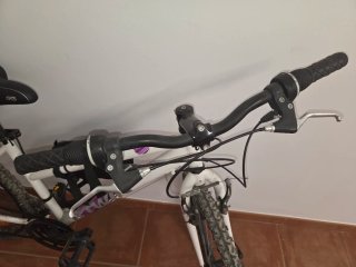 Bicicleta BTT Btwin Blanca