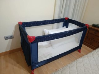 Cuna de viaje bbest azul más regalo del colchón.