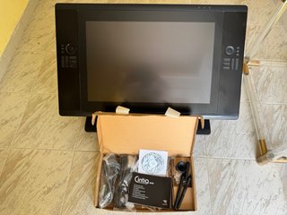 Tableta Gráfica Wacom Cintiq 24HD DTK-2400