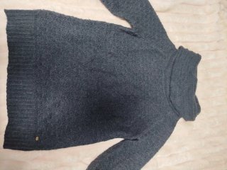 Jersey mujer cuello alto gris