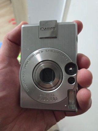 Camara Canon Digital IXUS 330 Plata