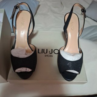 Scarpe Liu Jo nere con brillantini