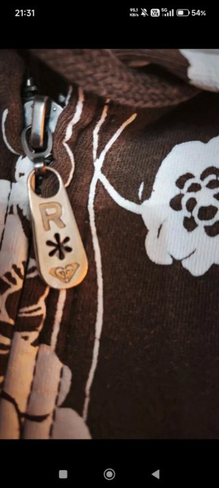 Chaqueta con estampado floral marrón
