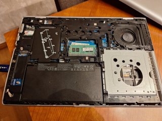 Dos Portátiles HP 650 G4, cracks plásticos