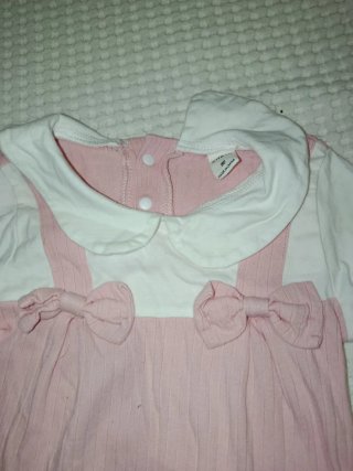Mono bebé rosa y blanco 9-12 meses