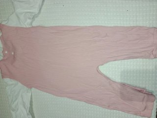 Mono bebé rosa y blanco 9-12 meses