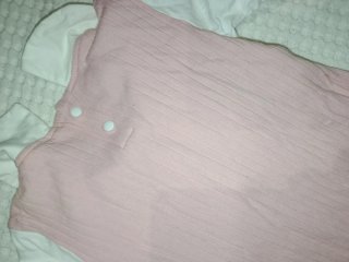 Mono bebé rosa y blanco 9-12 meses