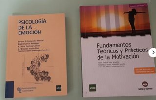 Libros de 1° de psicología UNED.
