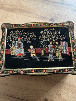 Caja metálica decorada motivos chinos