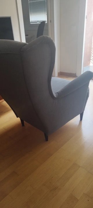 Sillón orejero Strandom Ikea gris oscuro