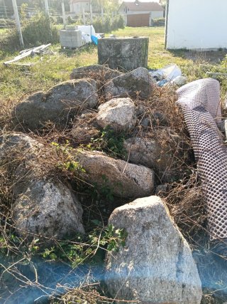 Se regala piedra pais