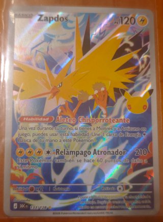 Carta Pokémon Zapdos 30 Aniversario