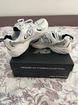 New Balance 530 Plata y Blanco sin estrenar.