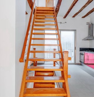 Escaleras de Madera Maciza
