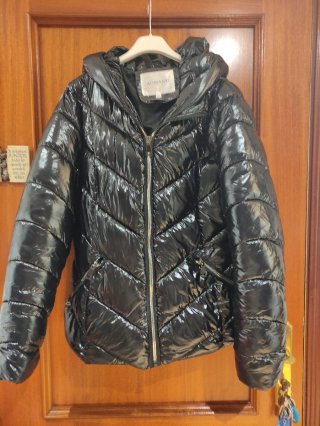 Abrigo AOMANNI negro charol XXL