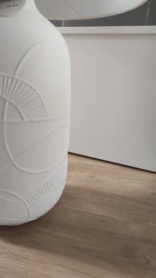 Lámpara de mesa cerámica blanca