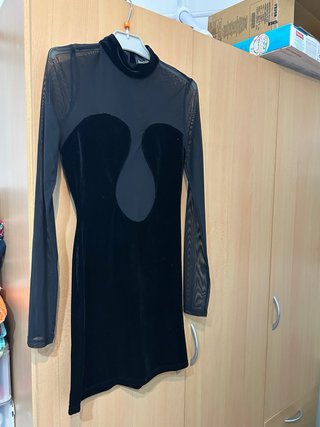 Vestido verde satinado fruncido