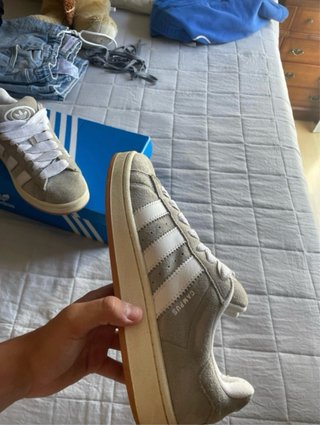 Zapatillas Adidas Campus Grises y Blancas