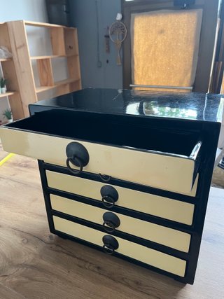 Mueble cajones madera negro y beige