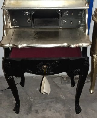 Mesa escritorio estilo clásico
