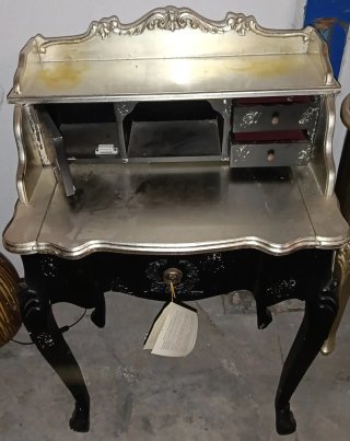 Mesa escritorio estilo clásico