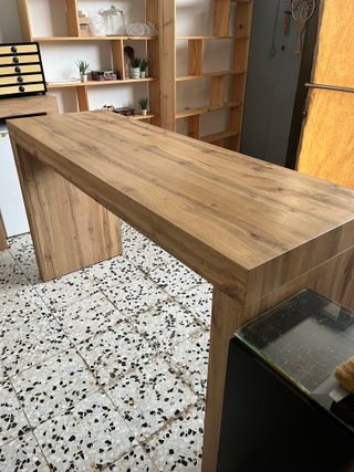 Mesa mostrador madera y metal
