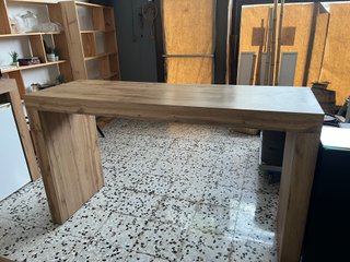 Mesa mostrador madera y metal