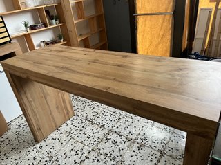 Mesa mostrador madera y metal