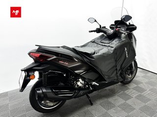 YAMAHA X-MAX 300 TECH MAX + 2025 2232 kms.