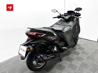 YAMAHA X-MAX 300 TECH MAX + 2025 2232 kms.
