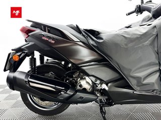 YAMAHA X-MAX 300 TECH MAX + 2025 2232 kms.