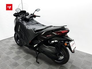 YAMAHA X-MAX 300 TECH MAX + 2025 2232 kms.