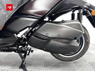 YAMAHA X-MAX 300 TECH MAX + 2025 2232 kms.