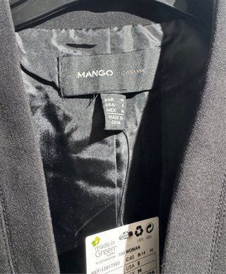 Chaqueta Negra con Mangas de Lentejuelas