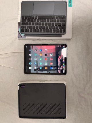iPad Air M3 11” + Teclado ESR Shift Series
