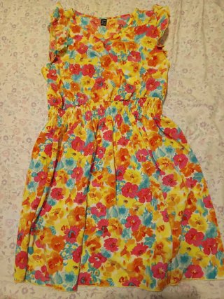 Vestido floral multicolor con elástico en cintura