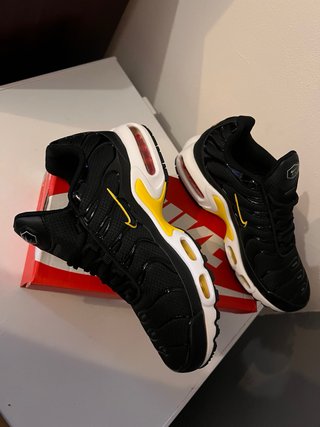 Nike Air Max Plus Negro Amarillo usado un ves T 40