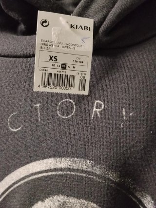 Sudadera Kiabi Gris Estampado Calavera Talla XS