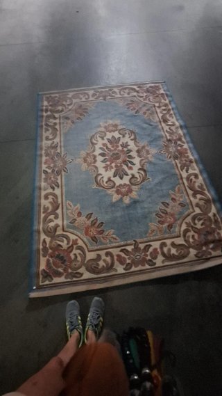Alfombra Azul con Estampado Floral